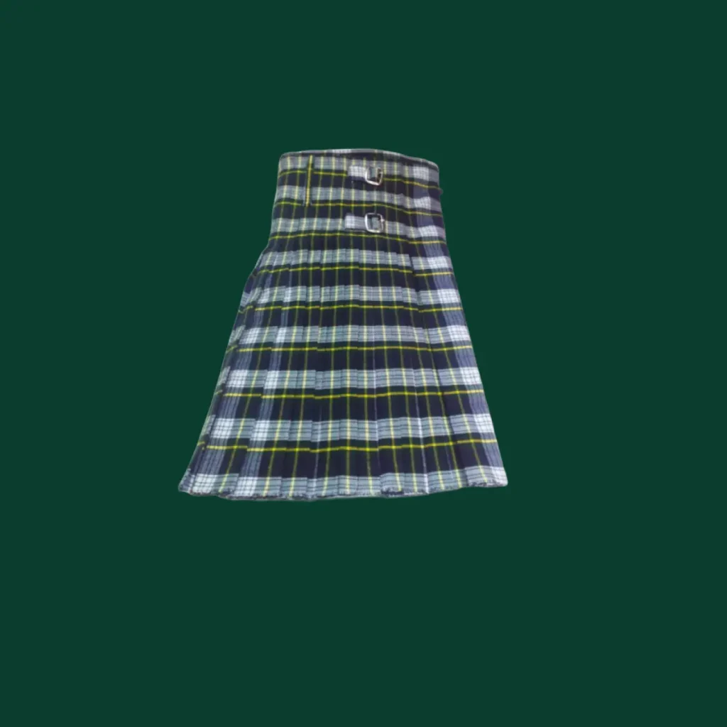 scottish men wearing kilt